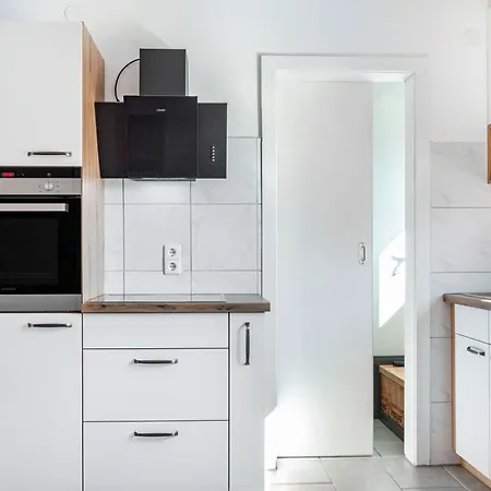 Kleinert Apartment *